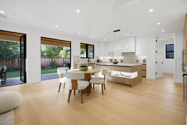 852 La Para Avenue, Palo Alto CA: https://media.crmls.org/mediaz/2be1f0c7-983b-4cf6-a78a-0026b8d0bcf8.jpg