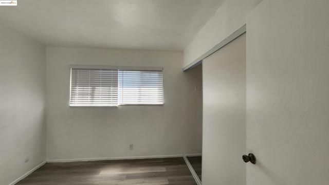 9220 Bancroft Ave, Oakland CA: https://media.crmls.org/mediaz/2be25c51-5203-4d91-853e-5d7dd0d861d9.jpg