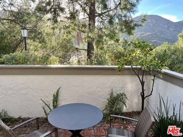 Drew Fenton | 17156 Palisades Circle Pacific Palisades CA | MLS: 7335827