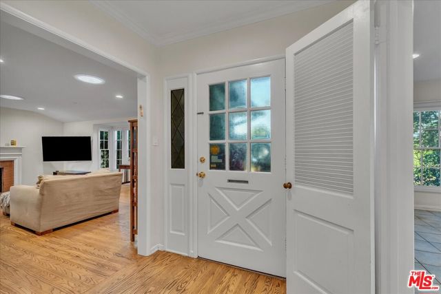 12430 Cumpston Street photo 5