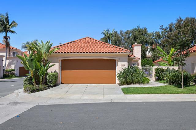 12027 Caminito Corriente, San Diego CA: https://media.crmls.org/mediaz/2be3f492-1433-4f4a-b15e-494f504921eb.jpg