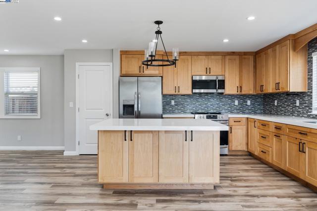 4643 sloan, Fremont CA: https://media.crmls.org/mediaz/2be413a3-3228-4adb-bf61-9df485d6ed0b.jpg