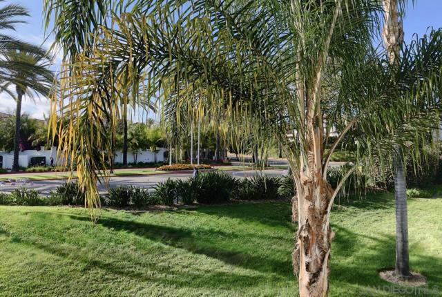 2005 Costa Del Mar Rd, Carlsbad CA: https://media.crmls.org/mediaz/2be4f687-3620-4ebe-9e49-8d6b6445763f.jpg