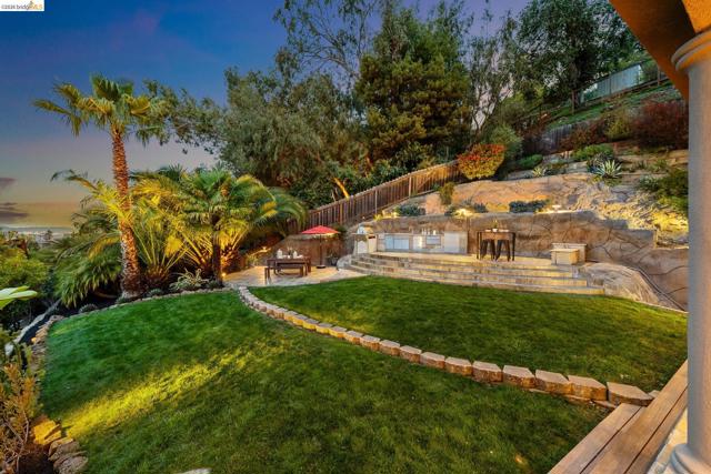 Image 3 of 60 For 33 Somerset Rd