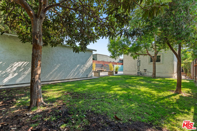 4031 Edenhurst Avenue, Los Angeles CA: https://media.crmls.org/mediaz/2be6a170-0582-4bb9-9b3f-919d3bf75f8d.jpg