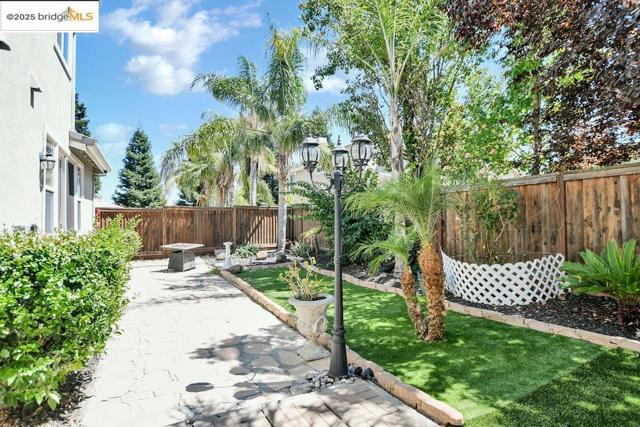 Image 36 of 49 For 1782 Anastasia Dr