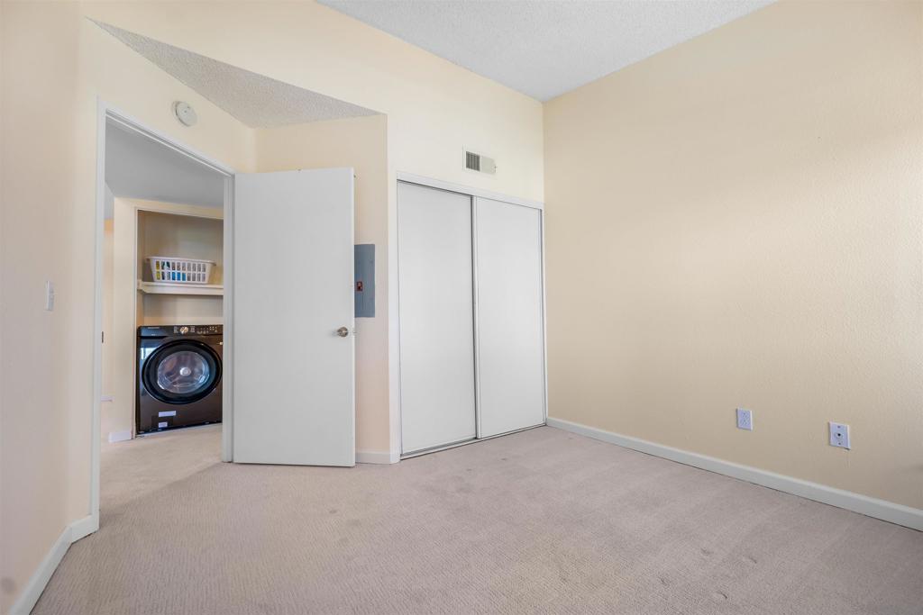 MLS #250034702SD img 29