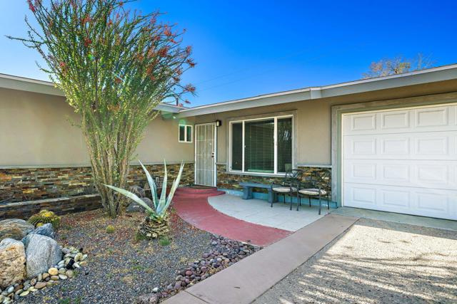 69895 Papaya Lane, Cathedral City CA: https://media.crmls.org/mediaz/2be873f4-7421-4097-a2b7-4dd5fcceda62.jpg