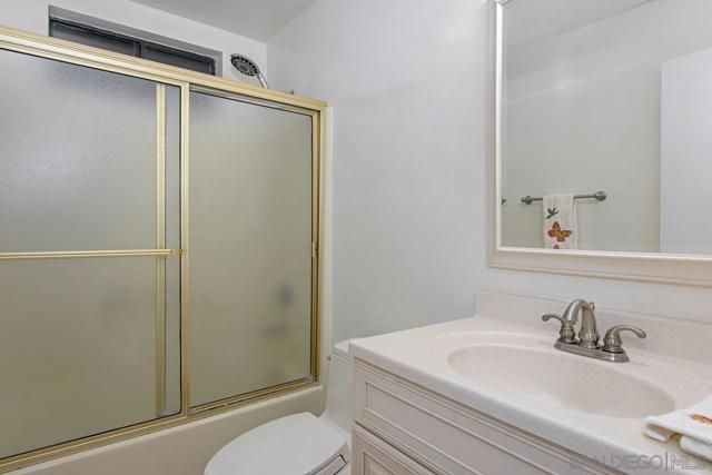 2150 Balboa Ave, Del Mar CA: https://media.crmls.org/mediaz/2be8e81f-2d86-4b0c-931c-6b3b19df1134.jpg