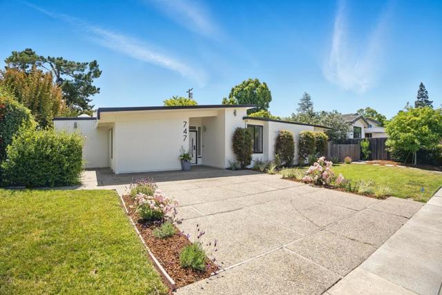 747 De Soto Drive, Palo Alto CA: https://media.crmls.org/mediaz/2be976c9-3a8c-4653-bd86-dcd84e727966.jpg