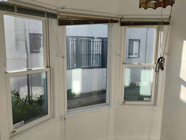 2621 66th Avenue, Oakland CA: https://media.crmls.org/mediaz/2be985e3-4d80-4e83-9406-a0600c23d5e7.jpg