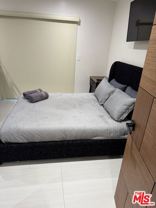 7627 Encino Avenue, Northridge CA: https://media.crmls.org/mediaz/2be9b2df-e99e-4136-8407-07e33ab7550b.jpg