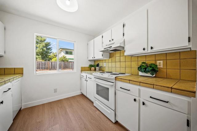 3268 Mission Drive, Santa Cruz CA: https://media.crmls.org/mediaz/2bea905b-433c-46f4-9319-eedd3f71d3af.jpg