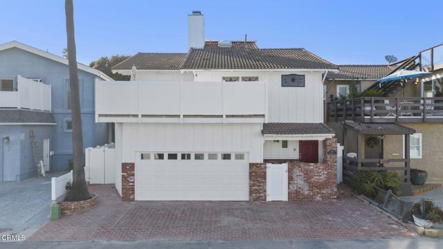 999 Waterbury Lane, Ventura CA: https://media.crmls.org/mediaz/2beb232e-5776-4f5a-b986-9e619ce9117a.jpg
