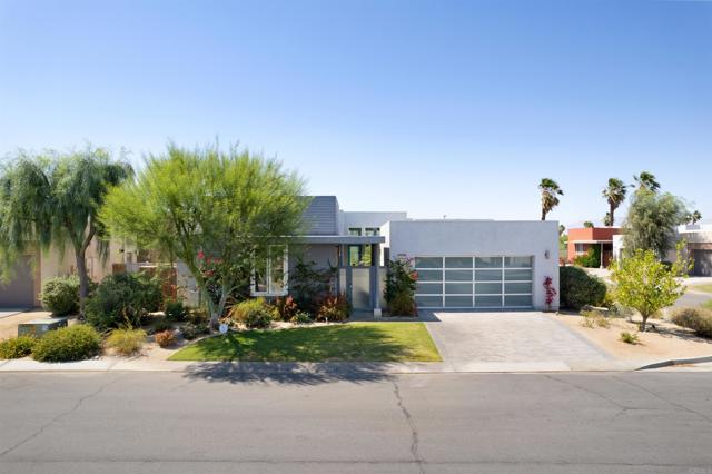 Detail Gallery Image 1 of 51 For 4495 Vantage Ln, Palm Springs,  CA 92262 - 3 Beds | 3/1 Baths