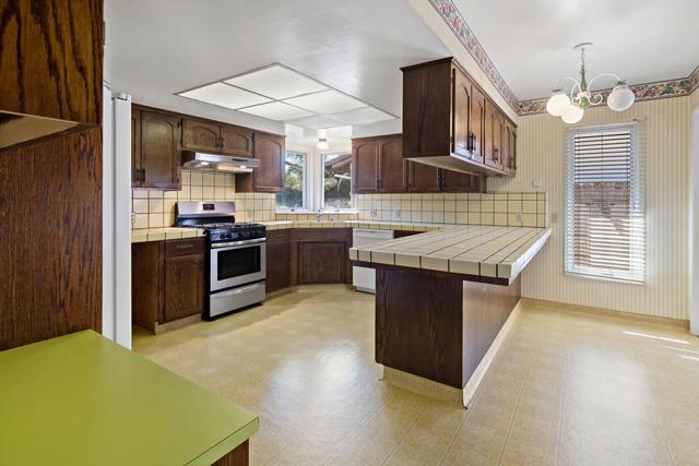 225 Rio Vista Drive, King City CA: https://media.crmls.org/mediaz/2bebb3f6-63ec-4974-bf94-030de5860741.jpg
