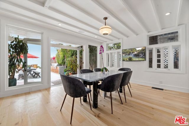 22416 Pacific Coast Highway, Malibu CA: https://media.crmls.org/mediaz/2bec100b-55b0-48e9-bf86-d90e9be5c256.jpg