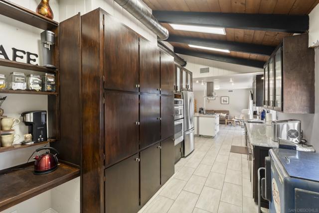 2824 Scenic View Rd, Alpine CA: https://media.crmls.org/mediaz/2bec75c4-dccb-4519-89f4-8533259484c7.jpg