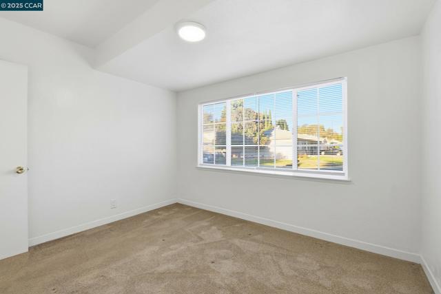 1035 Orange st, Concord CA: https://media.crmls.org/mediaz/2bec8c6f-b10c-4e16-a1e3-da65cad9d2d1.jpg