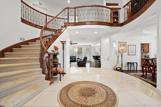 20253 ViA Galileo, Porter Ranch CA: https://media.crmls.org/mediaz/2becfe2f-d650-4c42-9732-4ac98f4a899b.jpg