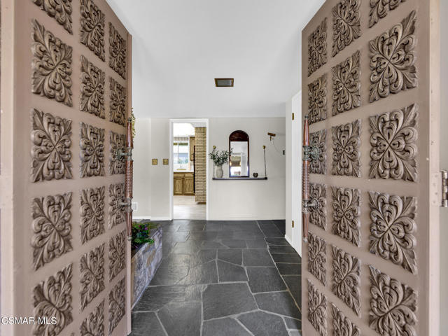 5448 Bothwell Road, Tarzana CA: https://media.crmls.org/mediaz/2bed05d5-c8a0-4764-84ad-b8a84b5d5e9f.jpg