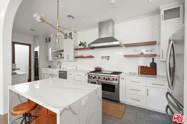 3418 Dorothy Road, Topanga CA: https://media.crmls.org/mediaz/2bed0d87-cd39-48e0-b56b-6a969f39623e.jpg