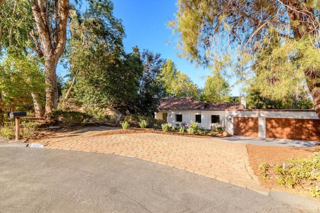 16161 Ladera Piedra Way, Poway CA: https://media.crmls.org/mediaz/2bed1230-35db-4dba-b805-61a3259e5988.jpg