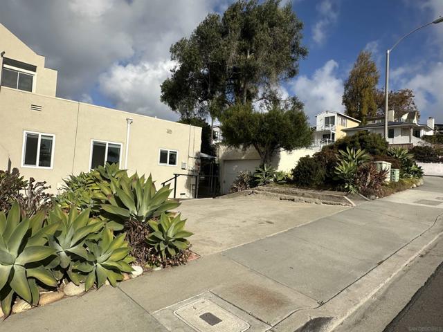 3304 Canon Street, San Diego, California 92106, 2 Bedrooms Bedrooms, ,2 BathroomsBathrooms,Single Family Residence,For Sale,Canon Street,250000035SD