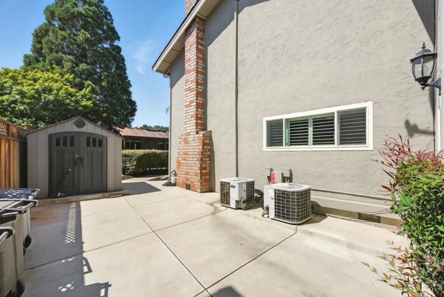 1010 Creekside Court, Morgan Hill CA: https://media.crmls.org/mediaz/2bedc09d-d2f1-4f8a-bda9-152da68cfab3.jpg