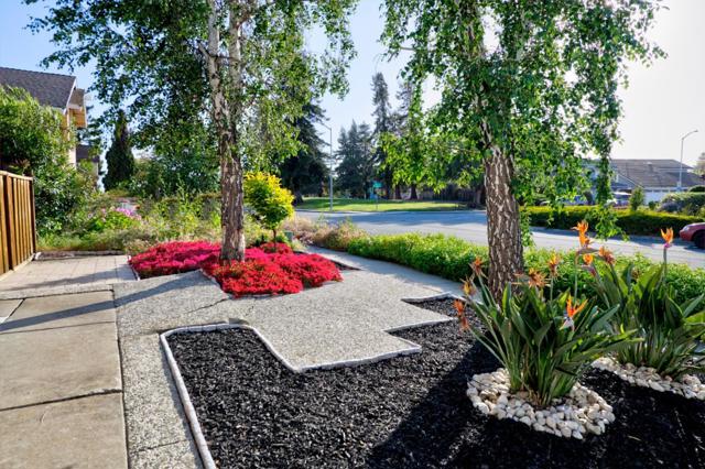 4330 Peregrine Way, Fremont CA: https://media.crmls.org/mediaz/2bedc766-e0b3-4201-8057-bf1823f3f054.jpg