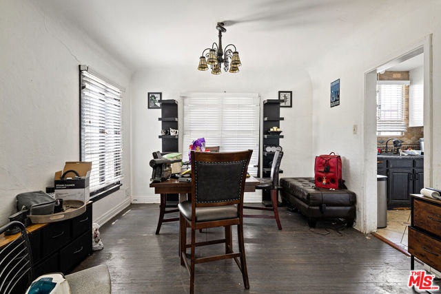 700 N Dillon Street, Los Angeles CA: https://media.crmls.org/mediaz/2bede8e5-9402-4a30-9c3d-456084fa1738.jpg