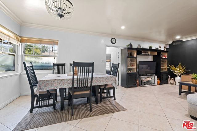 9253 Hayvenhurst Avenue, North Hills CA: https://media.crmls.org/mediaz/2bee30df-eac1-4f92-95dd-eada685f1074.jpg