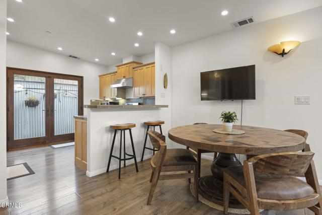 2149 Monmouth Drive, Ventura CA: https://media.crmls.org/mediaz/2beef169-3a4b-44c2-9fb5-547fadc0e81e.jpg