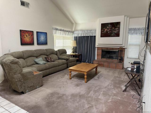 2884 Sage View Dr, Alpine CA: https://media.crmls.org/mediaz/2bef7d25-3f5e-4da4-b078-b30d9266ee94.jpg