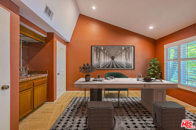 3926 Corte Cancion, Thousand Oaks CA: https://media.crmls.org/mediaz/2bf03556-1184-4e61-93e8-e038b7c96e86.jpg