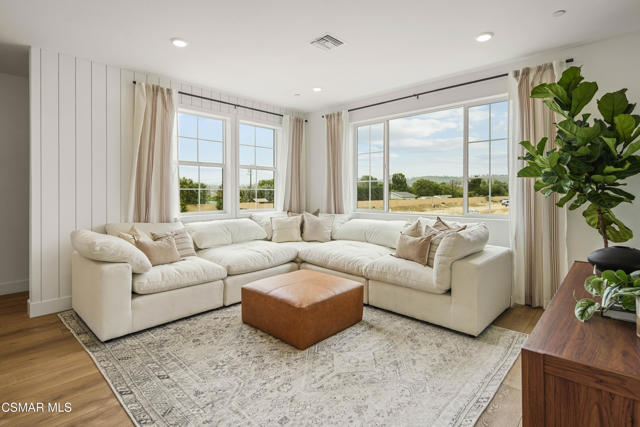 4833 E Beltramo Ranch Road, Moorpark CA: https://media.crmls.org/mediaz/2bf03bfa-56ae-47ef-b5b5-c7bfba408bec.jpg
