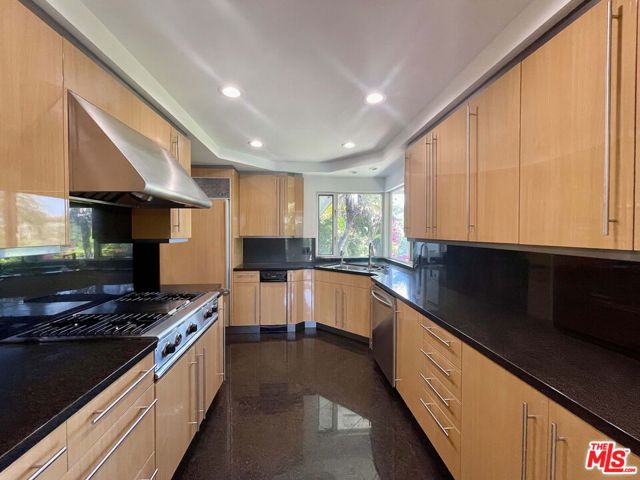 Drew Fenton | 1000 Stradella Road Los Angeles CA | MLS: 7195290