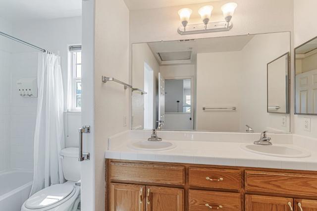 1554 Rosette Way, Gilroy CA: https://media.crmls.org/mediaz/2bf0d0d0-ac30-4cdd-b4d2-32553c199314.jpg