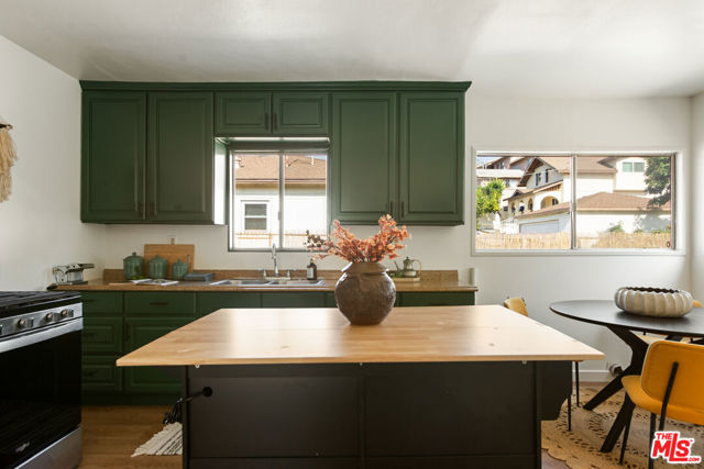 4803 Gambier Street, Los Angeles CA: https://media.crmls.org/mediaz/2bf0e098-ee53-4376-af0f-7c50ba244b33.jpg