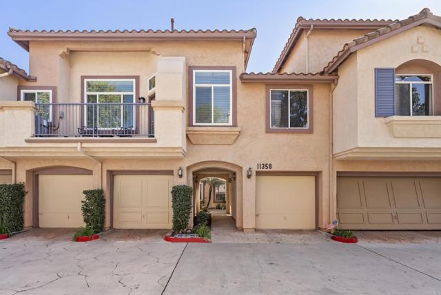 11358 Via Rancho San Diego Unit G, El Cajon CA: https://media.crmls.org/mediaz/2bf0f2a0-1a77-4d91-baa1-d55b718440b1.jpg