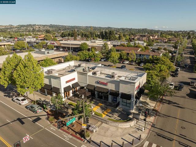 18977 Thornbury ave, Castro Valley CA: https://media.crmls.org/mediaz/2bf21011-7e20-4423-b03f-33c1cdd917fa.jpg