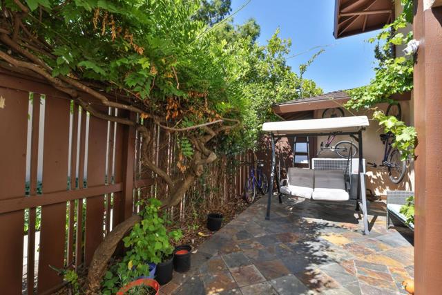 42955 Corte Verde, Fremont CA: https://media.crmls.org/mediaz/2bf2391e-f449-4837-81fe-7b0d73a054e2.jpg