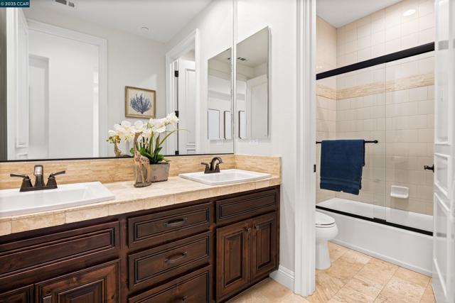 837 O'Brien Place, Danville CA: https://media.crmls.org/mediaz/2bf285fe-902b-4988-b702-d1a825da178f.jpg