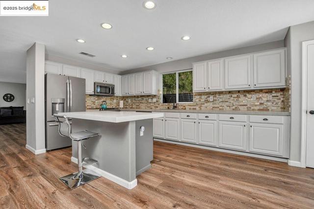 4525 Temblor Way, Antioch CA: https://media.crmls.org/mediaz/2bf2db1e-e84f-4314-830d-2c2c16f2cd37.jpg