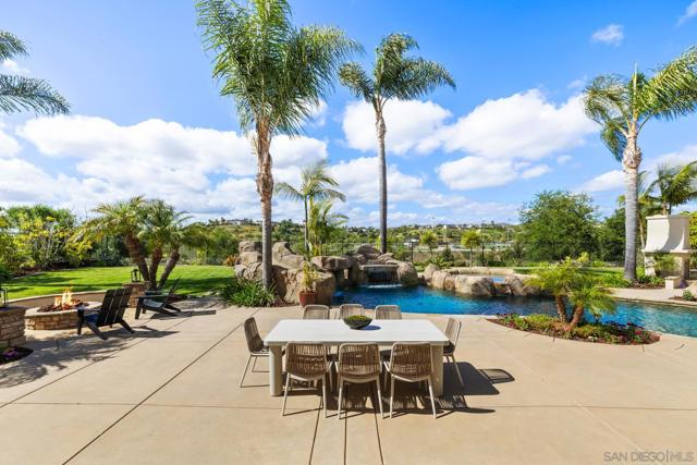 10263 Winecreek Ct, San Diego CA: https://media.crmls.org/mediaz/2bf3b1a7-c04f-4ead-84b3-50e128463e92.jpg