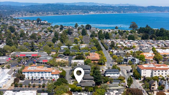 3900 Alameda Avenue, Capitola CA: https://media.crmls.org/mediaz/2bf3cb23-8702-4a63-9eee-28ea6ab3f0fd.jpg