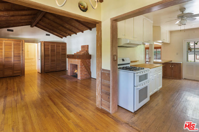 12311 Hartsook Street photo 8