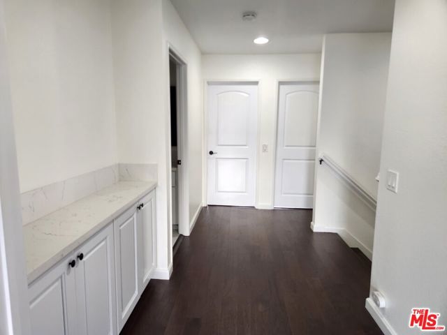 6415 Bradley Place, Los Angeles CA: https://media.crmls.org/mediaz/2bf41502-0591-43cd-8a62-648409f1baa9.jpg