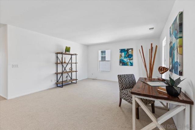 817 Avenida Codorniz, San Marcos CA: https://media.crmls.org/mediaz/2bf4602b-ad04-4cd6-b486-6df6975923b6.jpg