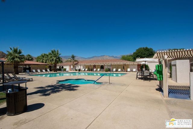 480 Calle Madrigal, Cathedral City CA: https://media.crmls.org/mediaz/2bf48d7f-c1a7-4a4d-a3b3-4044af6167cf.jpg